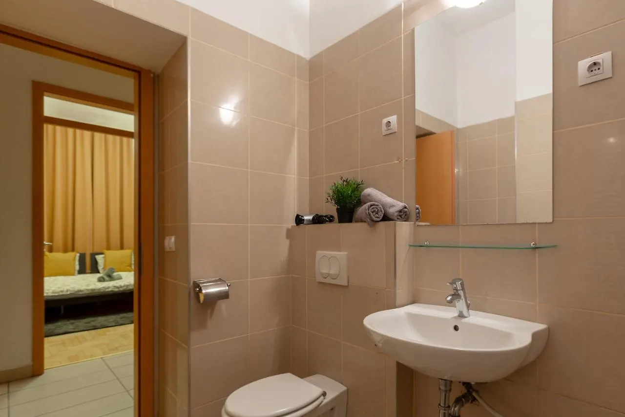 Apartment Dowtown Home In The Gozsdu Garden Budapest
